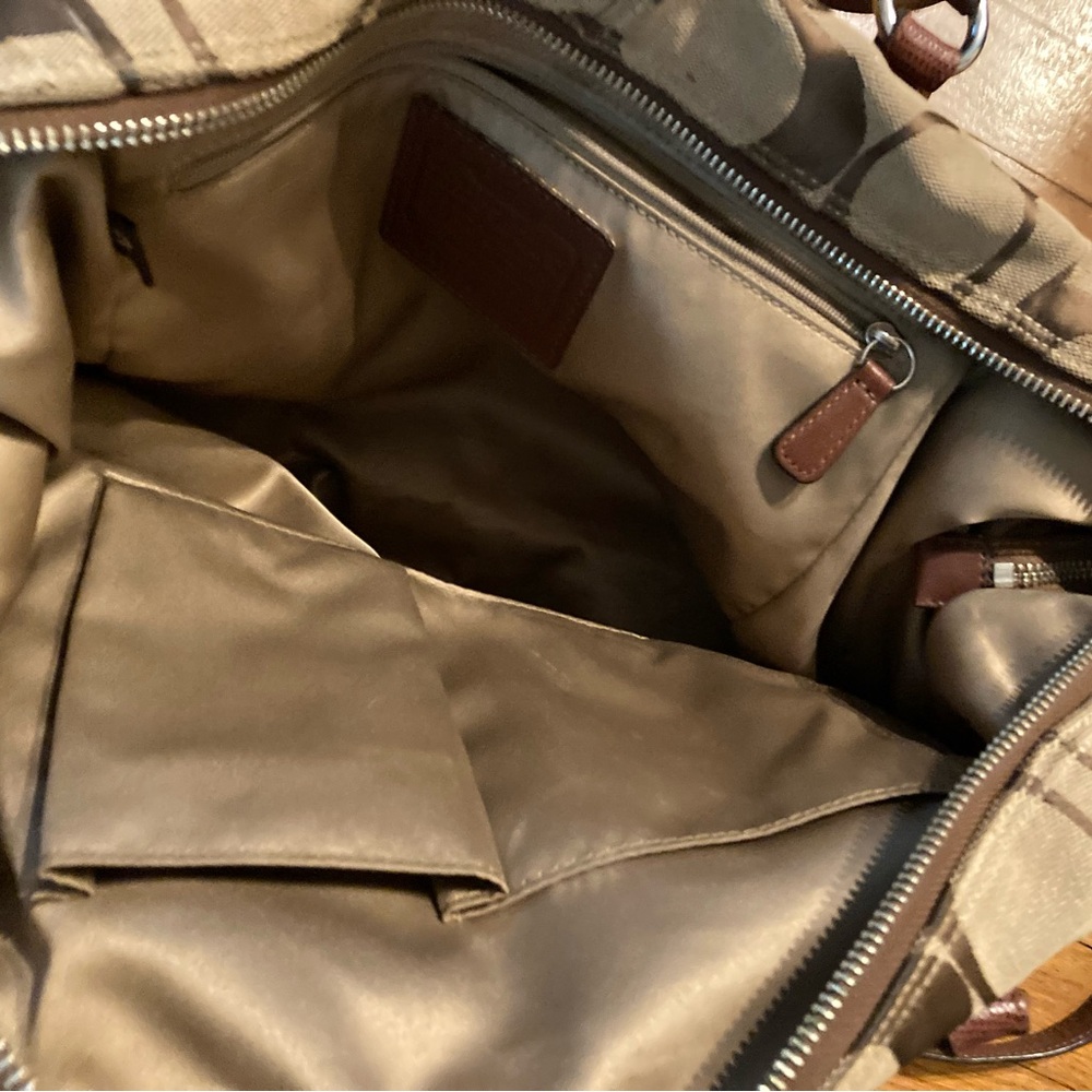 Coach Logo large purse with dust bag - Picture 5 of 7